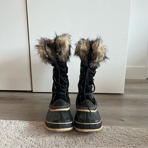 Sorel Joan of Arctic boot - size 9 - Picture 3 of 5